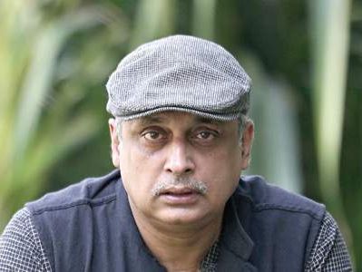 पीयूष आज के युवाओं के पसंदीदा लेखकों और गायकों में से एक हैं।