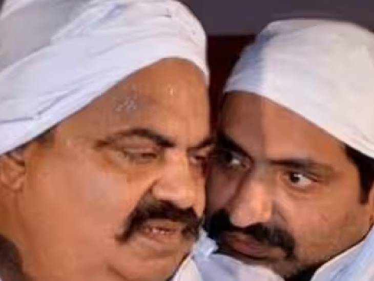 अतीक अहमद अपने भाई अशरफ के साथ।