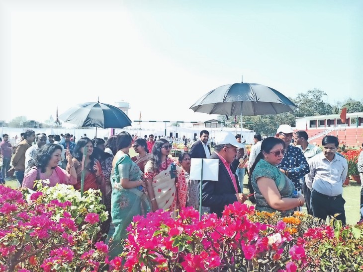 Flower exhibition held at Railway Stadium, Ambala Division II अंतर
