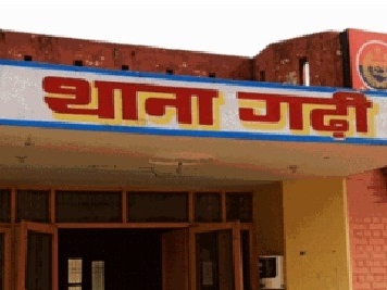 Jind- Dhamtan Sahib Gurdwara, women's gold chain broken. | जींद में 3