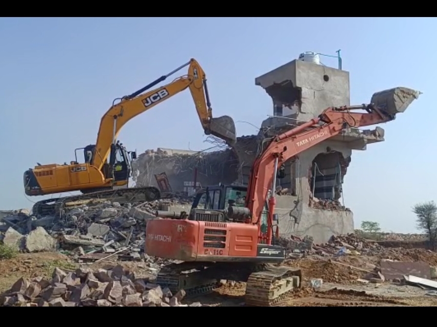 100 Bigha Siwai Chak land had permanent constructions, took help of 8