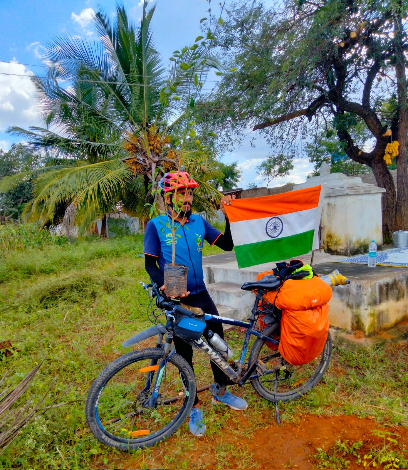 चार महीने जंगल में घूमे, अब गिनीज बुक वर्ल्ड रिकॉर्ड में दर्ज हुआ नाम | Rajasthan Greenman Cycle Yatra World Record; Narpat Singh Rajpurohit | Barmer News - Dainik Bhaskar
