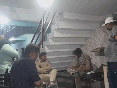 The soldier was troubled by his father's strictness, wrote in the note - I will  avenge each and every tear. 11th class Gujarat girl student wrote in suicide  note I hate you