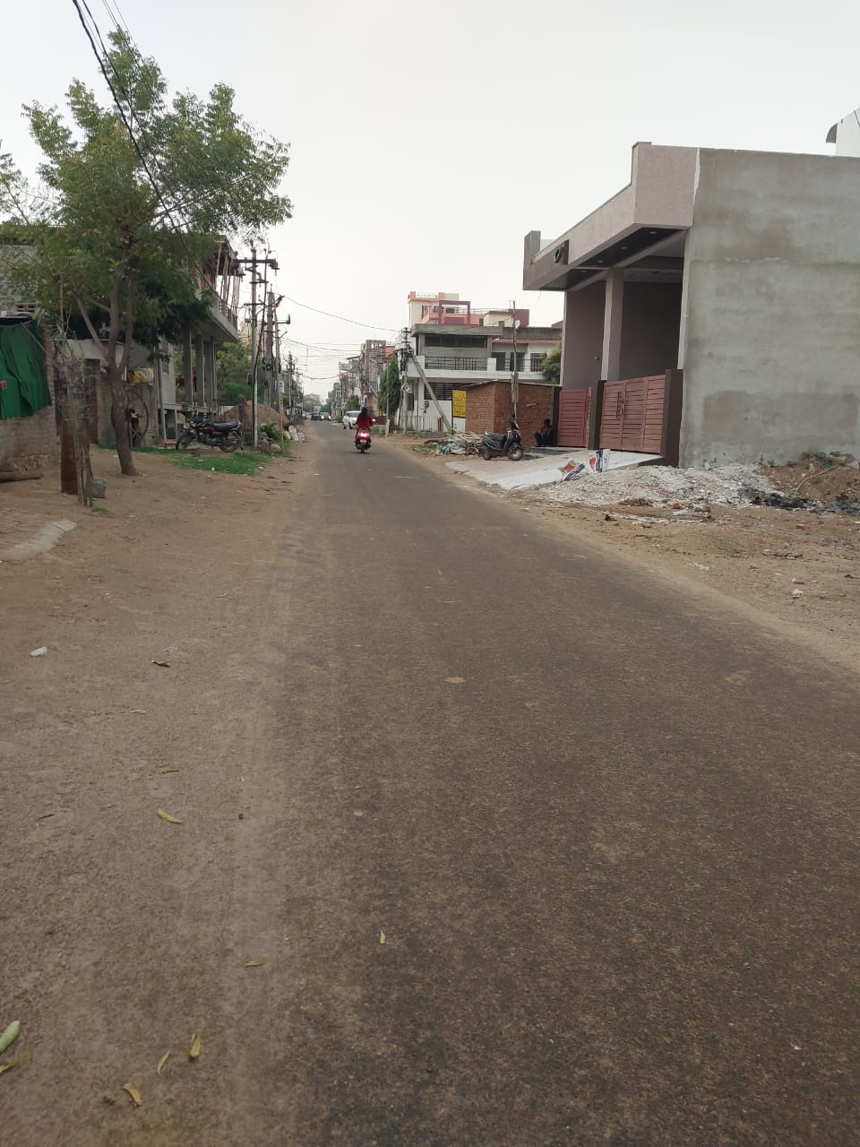 जयपुर में पिछले कुछ दिनों से सुबह हल्के बादल छा रहे हैं।