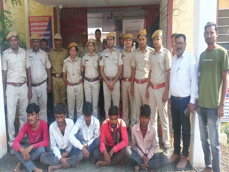 बंदूक दिखाकर पुलिस को डराने की कोशिश, जीप जप्त|सवाई माधोपुर,Sawai Madhopur - Dainik Bhaskar