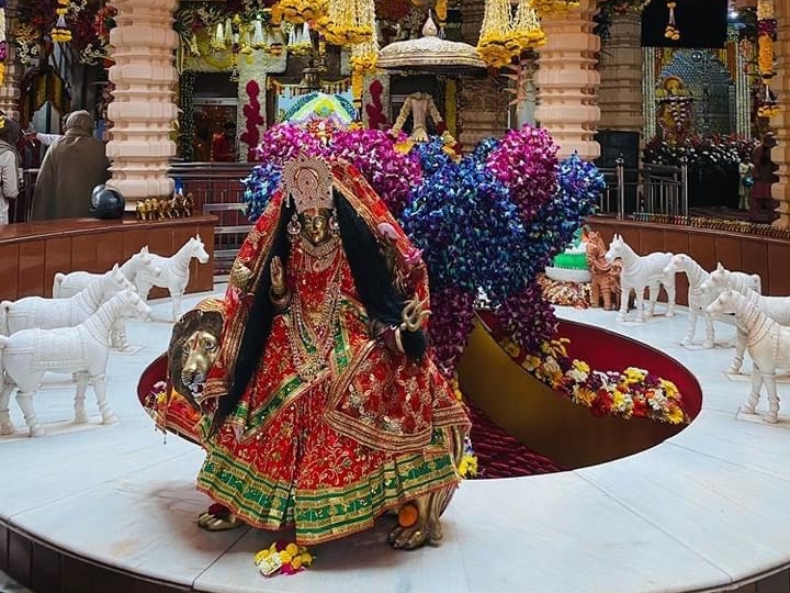 Devotees throng Shaktipeeth Mata Bhadrakali temple on Navratri in ...