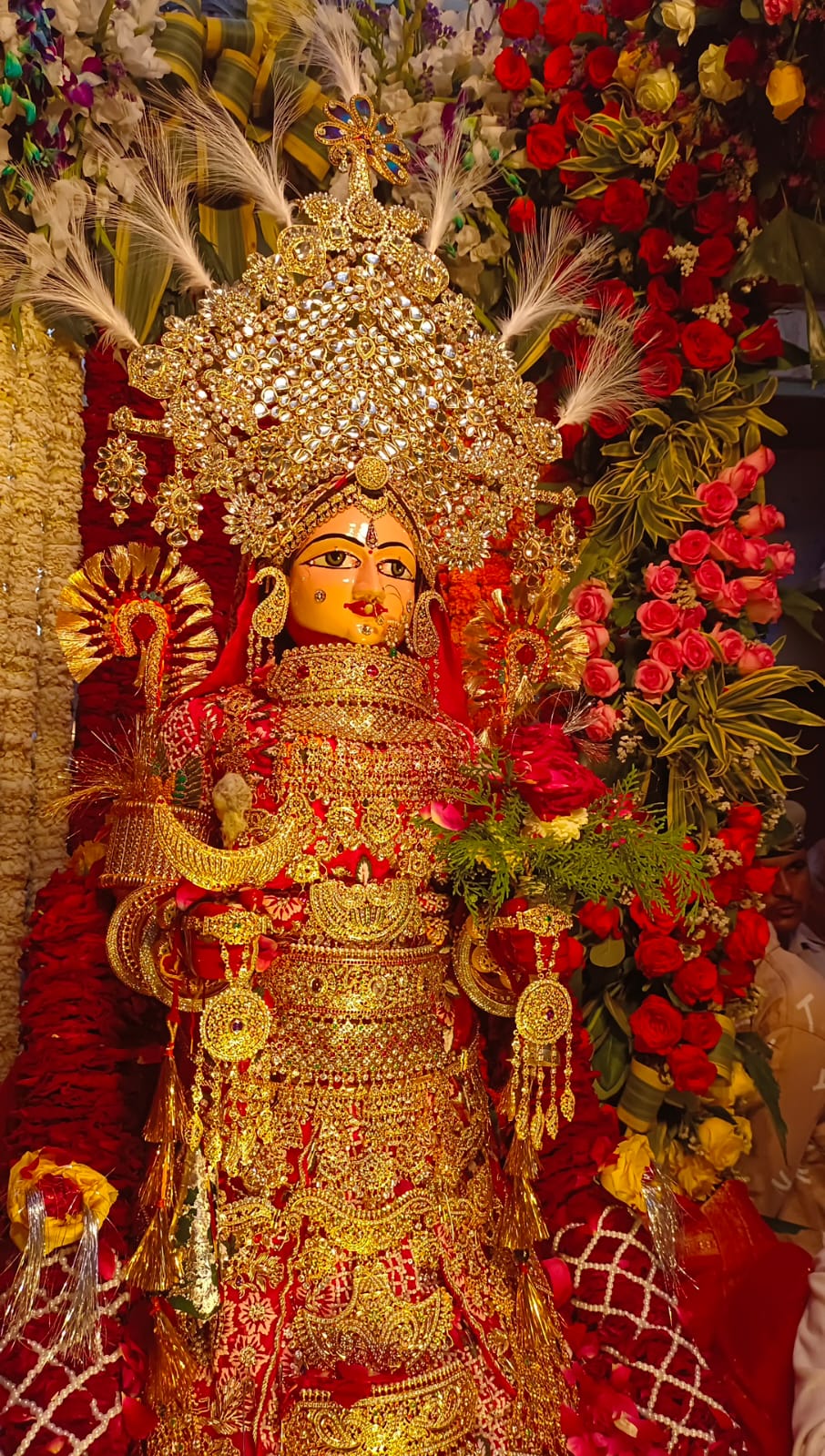 Gavar Maa will be adorned with jewelry weighing one and a half kilos, a ...