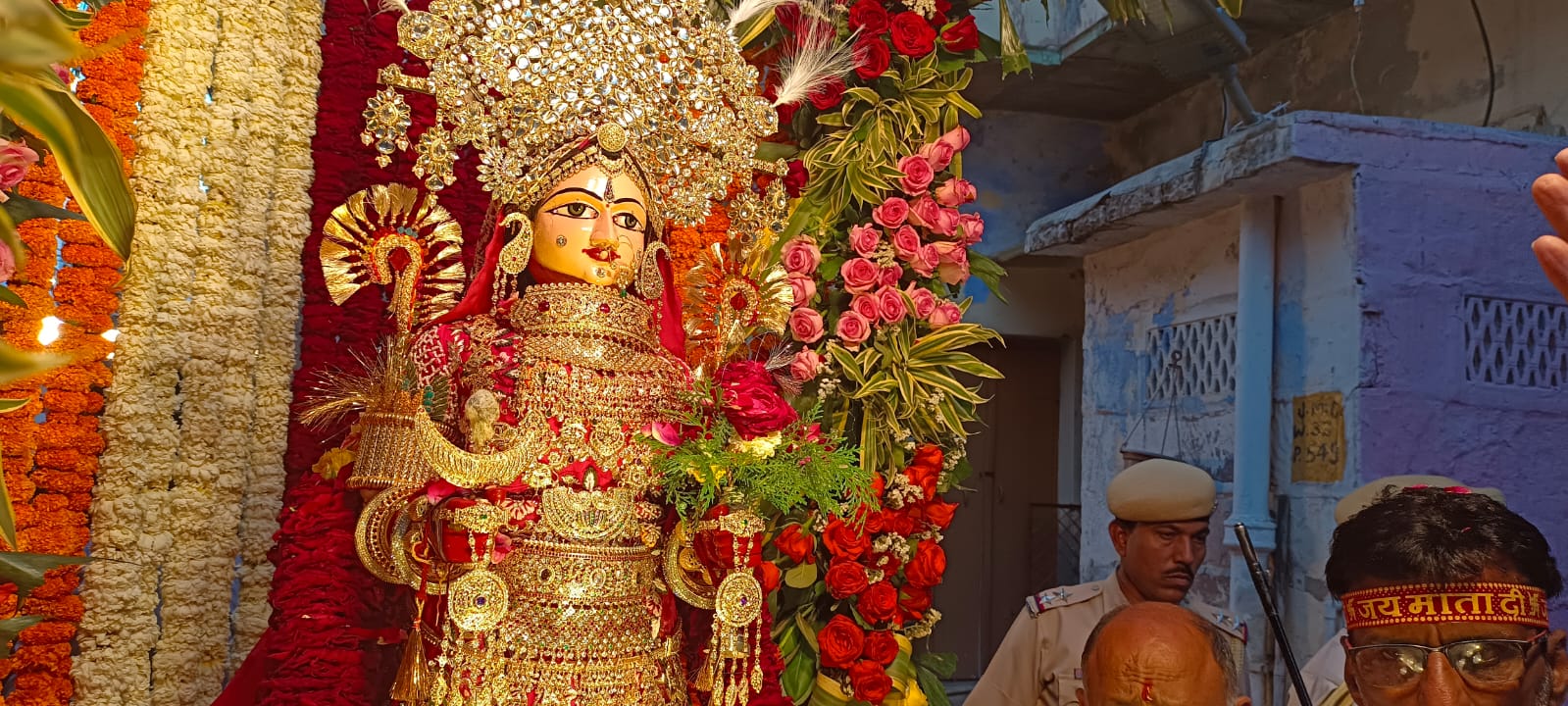 Gavar Maa will be adorned with jewelry weighing one and a half kilos, a ...