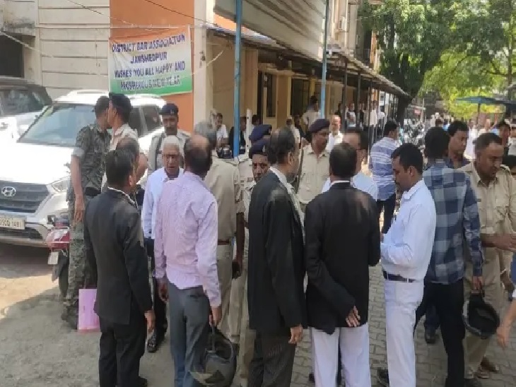 Firing took place near gate number 3 in Jamshedpur court, police said