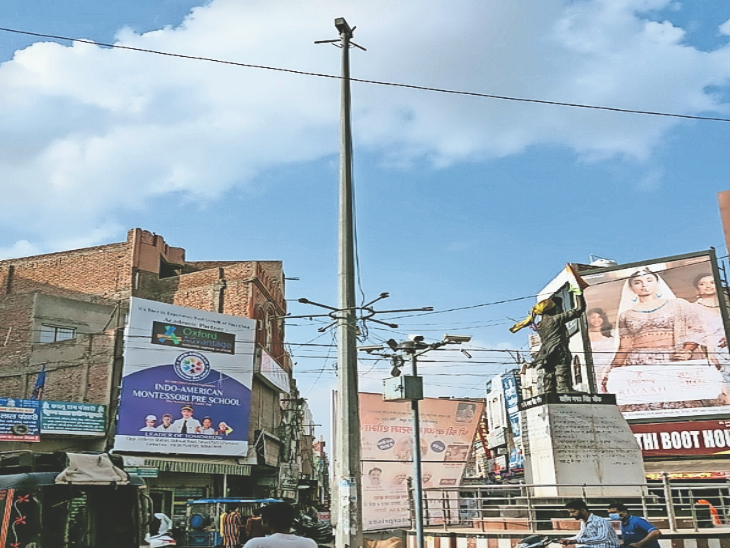 More than 20 complaints are reaching everyday, street lights not lit on