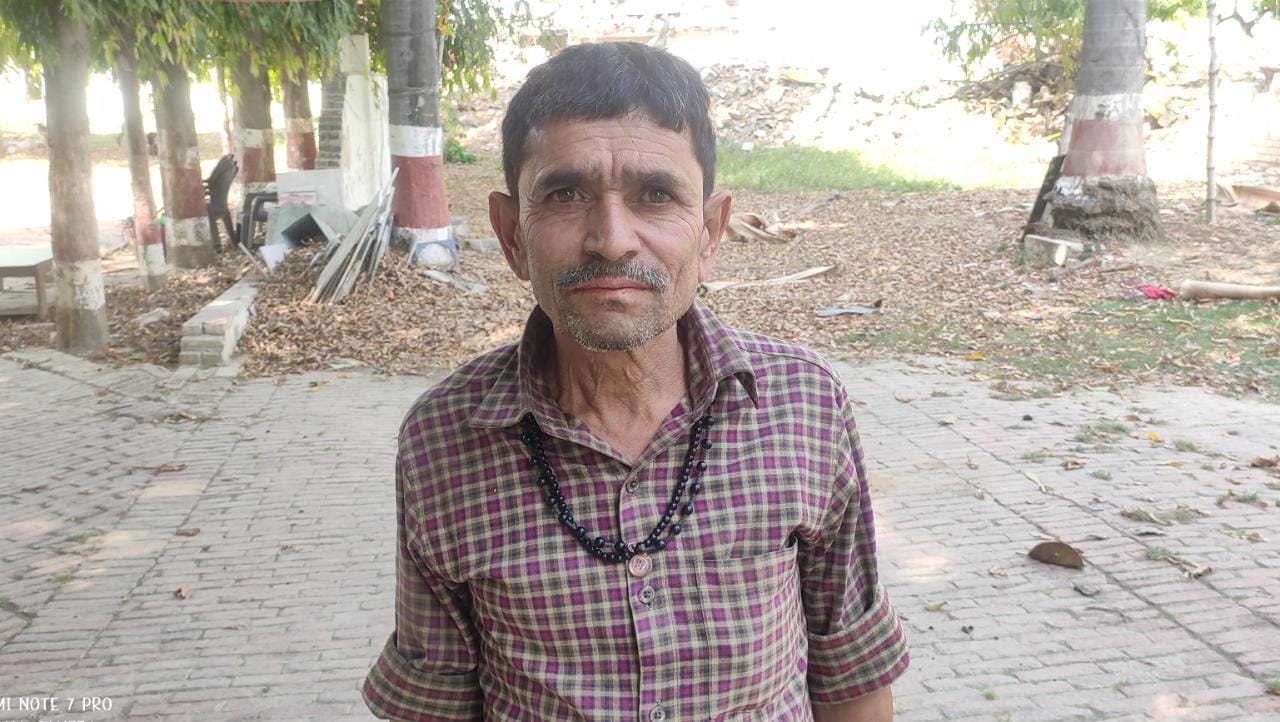 हीरा ही अब अतीक के घर बाहर बैठा रहता है और की देखभाल करता है।