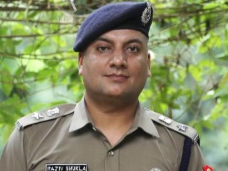 ये तस्वीर बरेली सेंट्रल जेल के अधीक्षक राजीव शुक्ला की है।