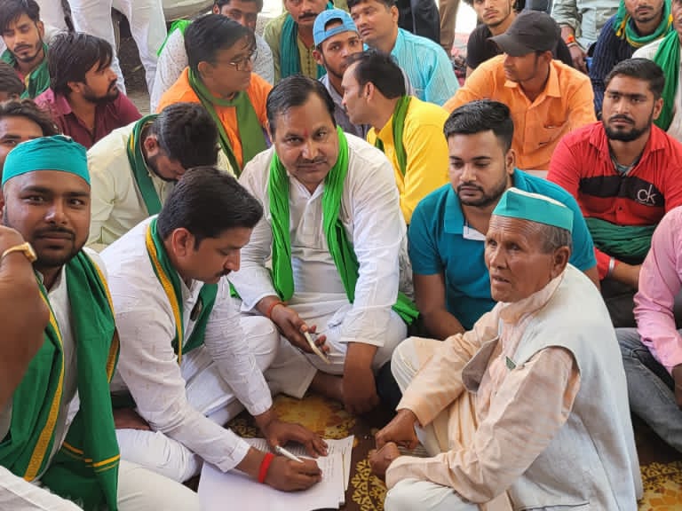 Rar spread between 2 farmers' organizations; Struggle to register FIR ...