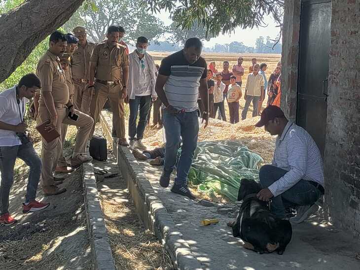 सूचना पर पहुंची पुलिस डॉग स्कवायड और फोरेंसिक टीम लेकर पहुंच गई।