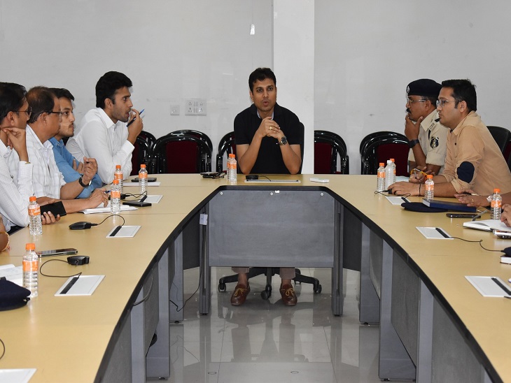 रायपुर एसएसपी ने बंद को लेकर बैठक ली।