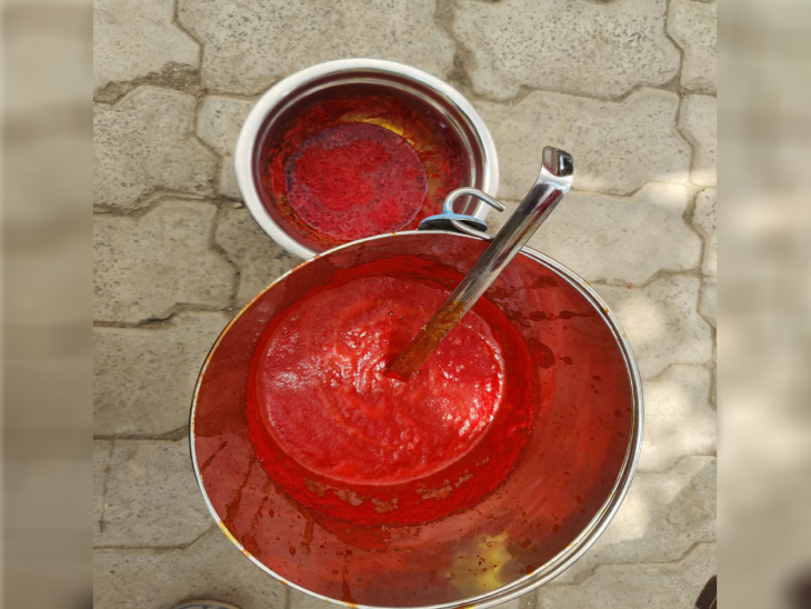 नुक्ती में डालने के लिए एक किलो केसर का किया जा रहा इस्तेमाल