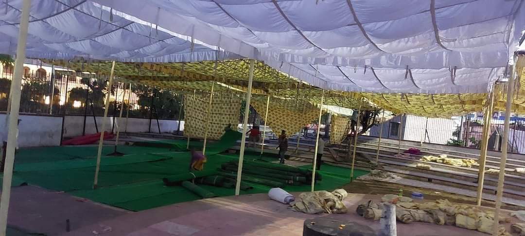 जयपुर के शहीद स्मारक पर मंगलवार को शुरू होने वाले सचिन पायलट के अनशन की तैयारियां सोमवार देर रात तक चलती रहीं।