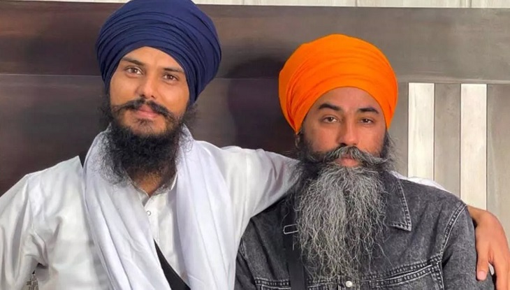 खालिस्तान समर्थक अमृतपाल सिंह के साथ पपलपप्रीत सिंह।