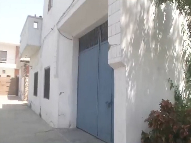 अमृतसर के गांव मरड़ी कलां स्थित अमृतपाल सिंह का घर।