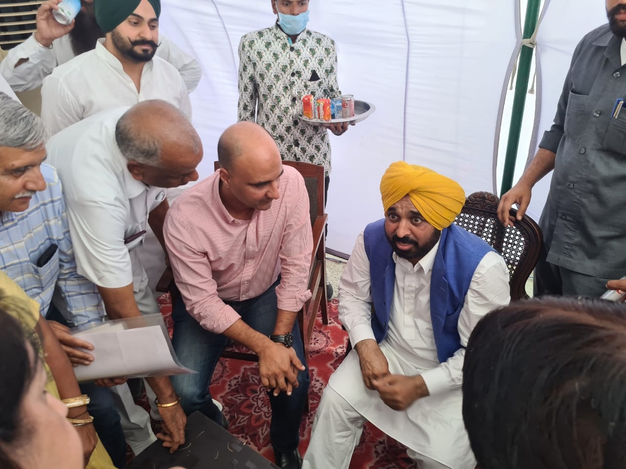 CM मान से मिले विधायक संदीप जाखड़, बोले- किसानों को प्रति हजार एकड़ के लिए 7 क्यूसिक पानी दिया जाए 2 fcedf9f3 0003 4a9d b38e eb0b112ad5e7 1681379130903