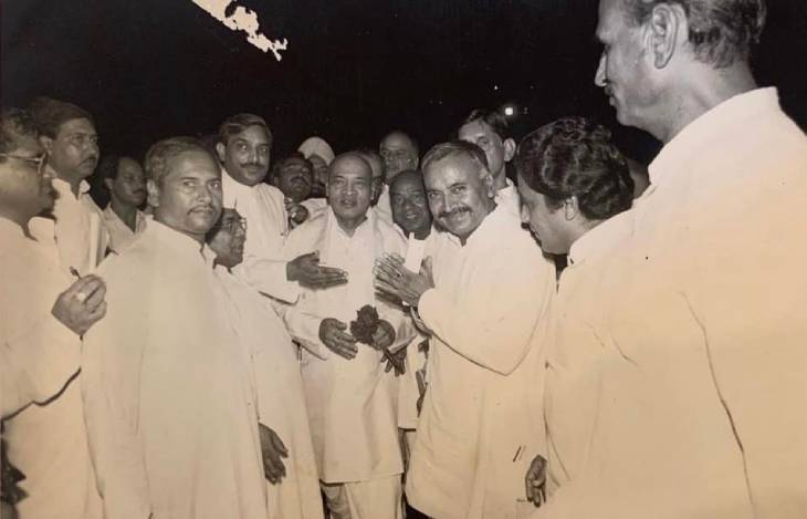 पी.वी. नरसिम्हा राव के साथ हरिशंकर तिवारी।