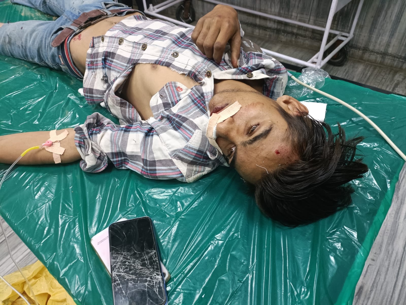 रोटावेटर की चपेट में आने से मौत: अबोहर में गांव रामसरा के पास एक्सीडेंट 2 मृतक का शव, जो मोर्चरी में रखवाया गया।