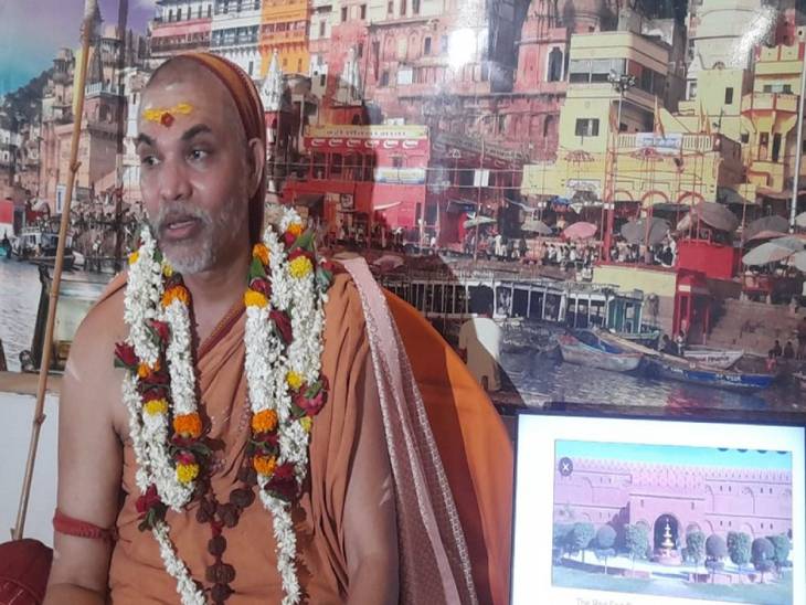 यह तस्वीर पिछले साल 4 जून की है। उस समय अविमुक्तेश्वरानंद को ज्ञानवापी के अंदर कथित शिवलिंग की पूजा करने से पुलिस ने रोका था।