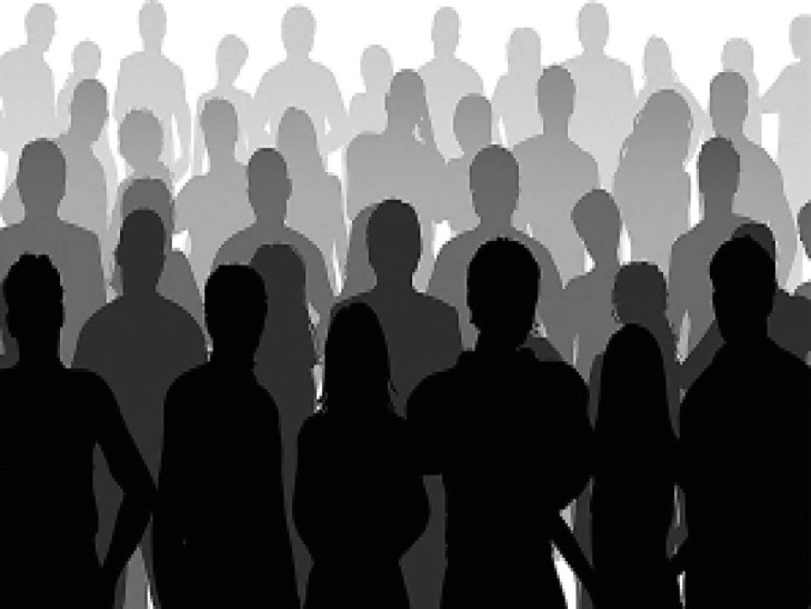 Only the signature format of the head of the family will be visible on