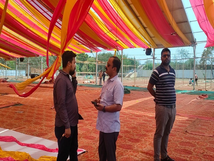 आयोजन की तैयारी लगे भाजपा नेता विनोद सिंह व अन्य