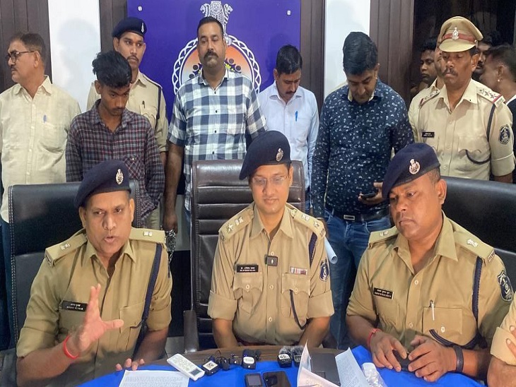 मामले के बारे में जानकारी देते एएसपी ग्रामीण