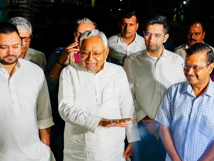 दिल्ली में 12 अप्रैल को राहुल गांधी से मिलने के बाद नीतीश कुमार और तेजस्वी यादव ने CM केजरीवाल से मुलाकात की थी।