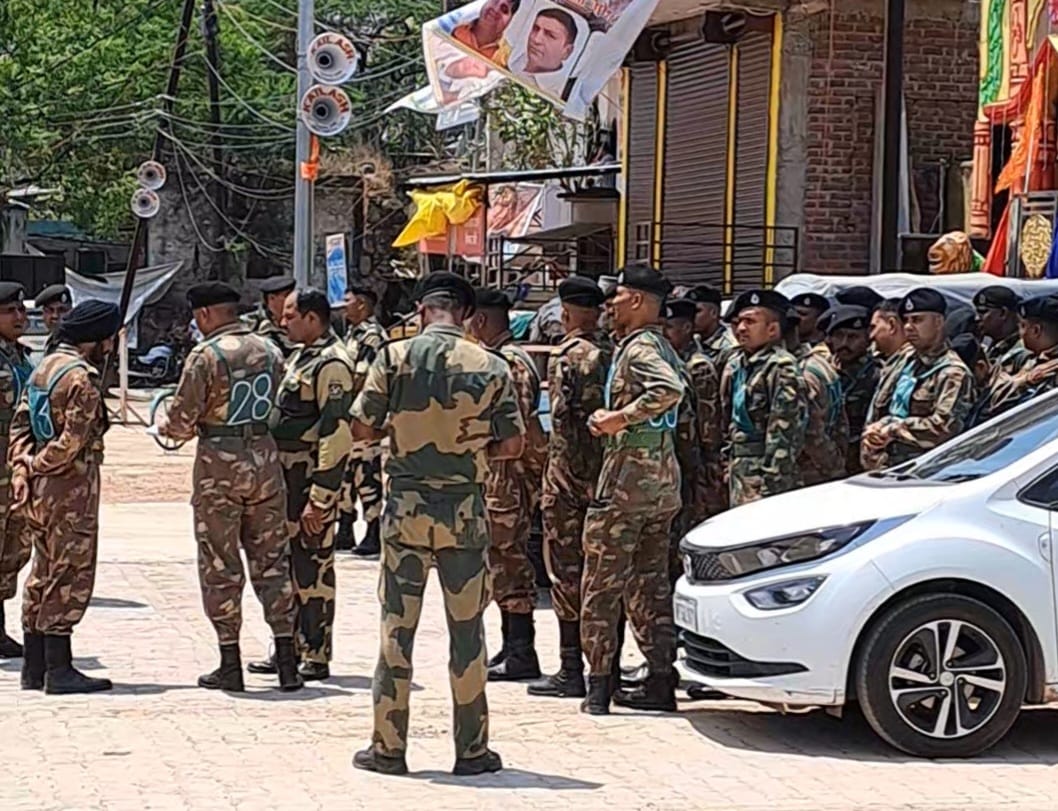 यात्रा में सुरक्षा के सख्त इंतजाम किए गए।