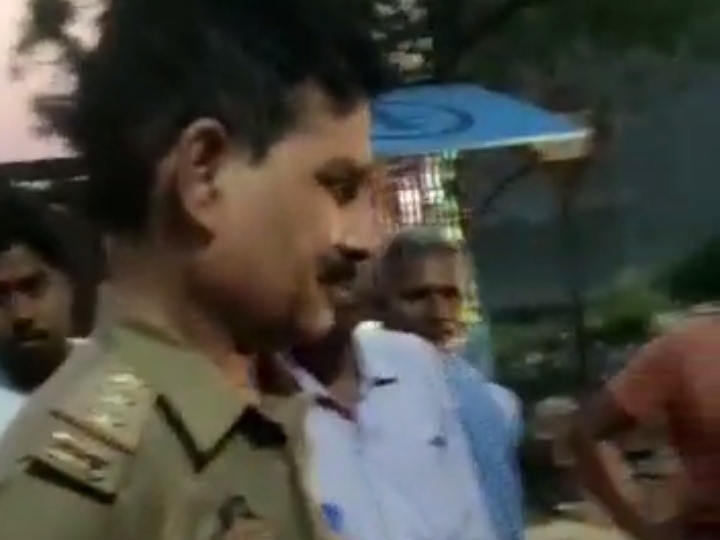 हंगामा होने पर बाजार पहुंची पुलिस।