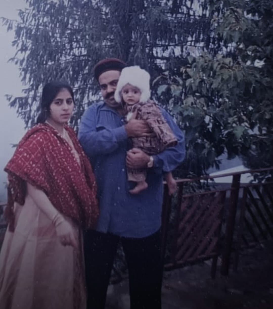 यह भी फोटो अतीक अहमद की है। यह भी मसूरी की फोटो है। शाइस्ता ने इन तस्वीरों को अपने मायके में सुरक्षित रखा था।