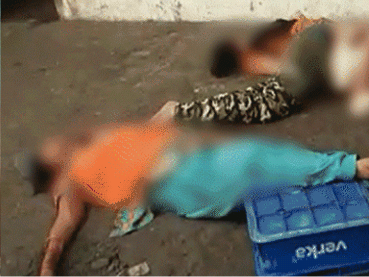 गैस रिसाव से इसी दुकान पर लोग बेहोश हुए, जहां से पुलिस ने बेहोश हुए लोगों को एंबुलेंस में डालकर अस्पताल पहुंचाया।