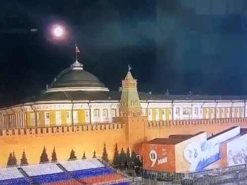 रूस के मुताबिक राष्ट्रपति के निवास पर दो ड्रोन हमले किए गए। दोनों ड्रोन को मार गिराया गया।