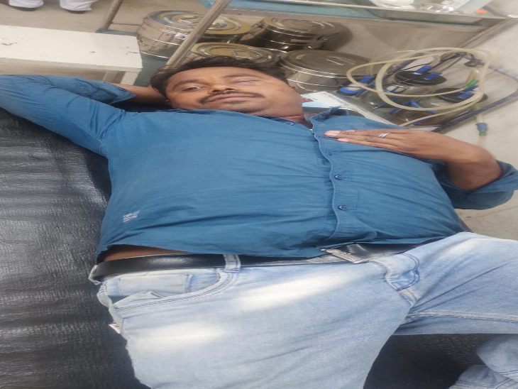 जिला अस्पताल जांजगीर में घायल युवक का इलाज जारी।