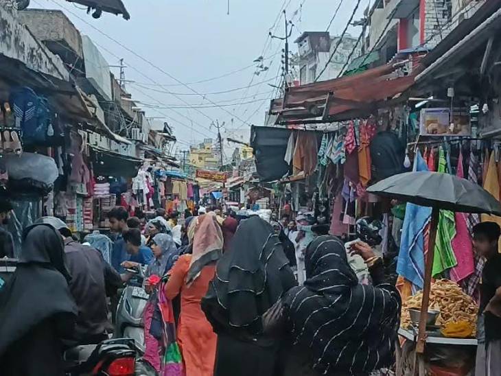 Traders in Meerut's Bhagat Singh market said generations have changed