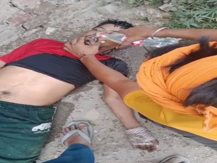 गांव चूड़वाल में दोस्त बेहोशी की हालत में छोड़कर भाग गए। - Dainik Bhaskar