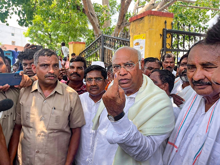 कांग्रेस अध्यक्ष मल्लिकार्जुन खड़गे ने कलबुर्गी में मतदान किया। उन्होंने कहा कि राज्य के लोगों ने प्रगतिशील, पारदर्शी और कल्याणकारी सरकार चुनने का फैसला किया है।