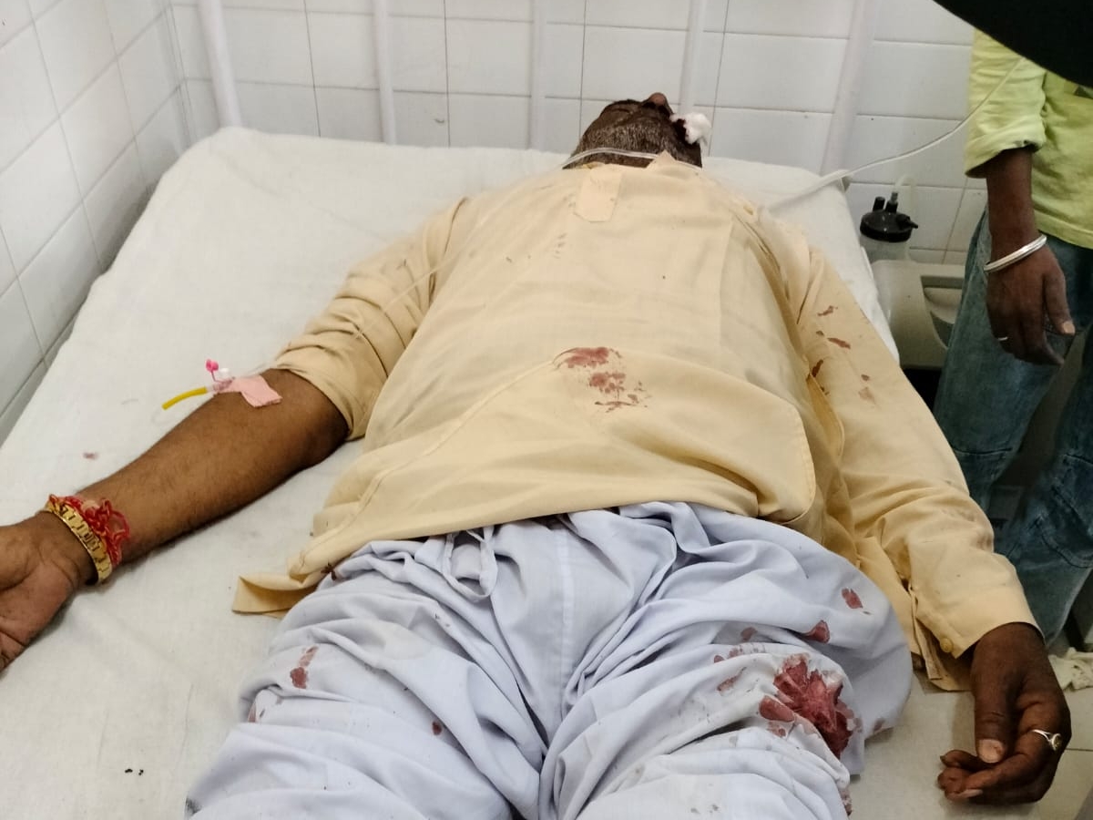 सिविल अस्पताल में भर्ती दिनेश।