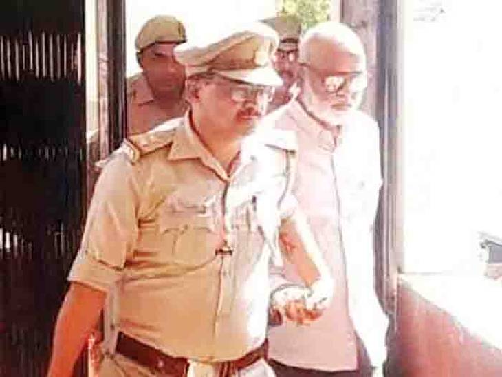 सौलत हनीफ से पूछताछ के बाद उसको नैनी जेल दोबारा शिफ्ट किया गया है।