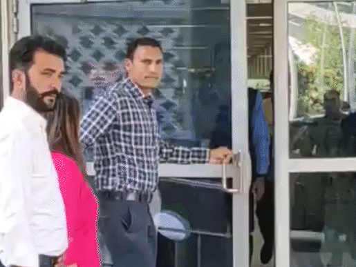 सांसद राघव चड्ढा व परिणीति चोपड़ा की रिंग सेरेमनी में शामिल होने दिल्ली पहुंचीं प्रियंका चोपड़ा। - Dainik Bhaskar