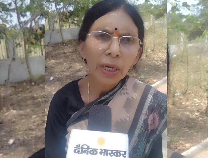 कुलपति डॉ.रेणु जैन। कुलपति ने कहा कि वे वे एक-दो दिन में ही बड़ा प्रोग्राम सूर्यपाल सिंह का प्लान करेंगी। हालांकि उन्हें