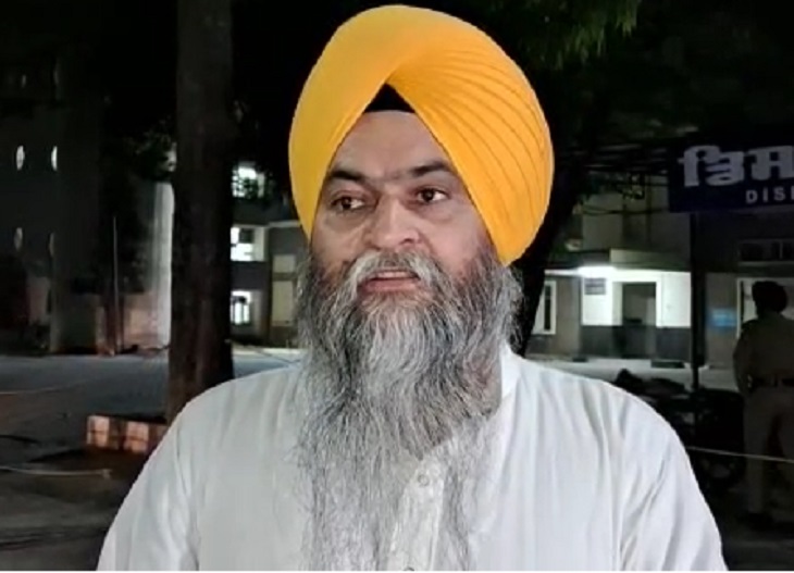 गुरुद्वारा साहिब के हेड ग्रंथी।