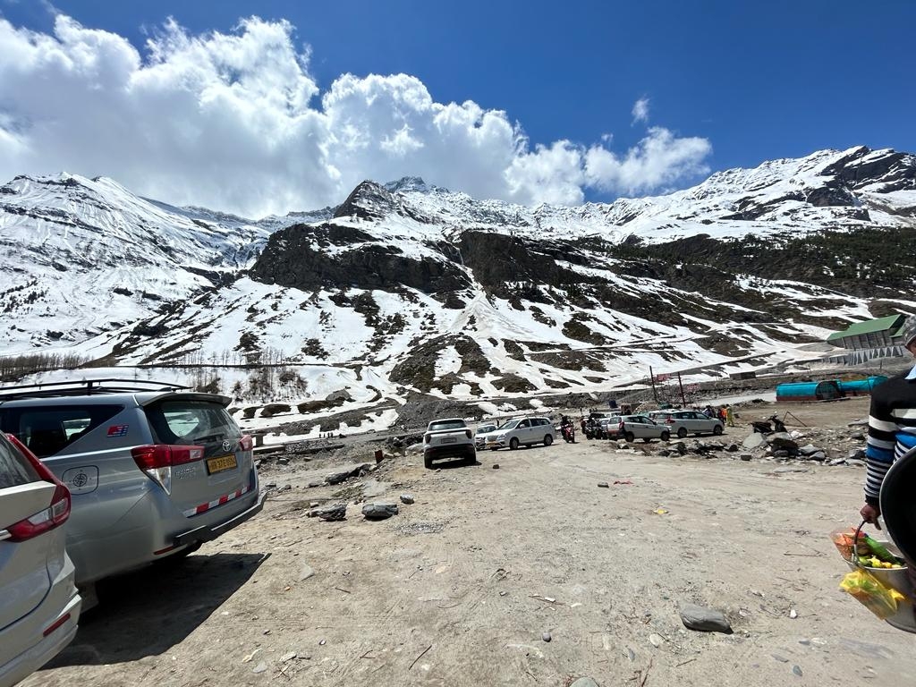 Manali-Leh highway restored, first fleet left; Road opened after 6 ...