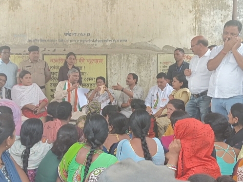 महापौर मद से अटल आवास की तत्काल मरम्मत कराने के निर्देश अधिकारियों को दिए गए।