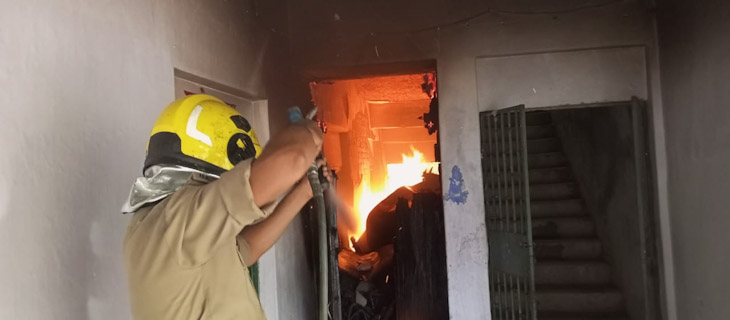 Loss of property worth 3 lakhs, fire brigade personnel brought the fire ...