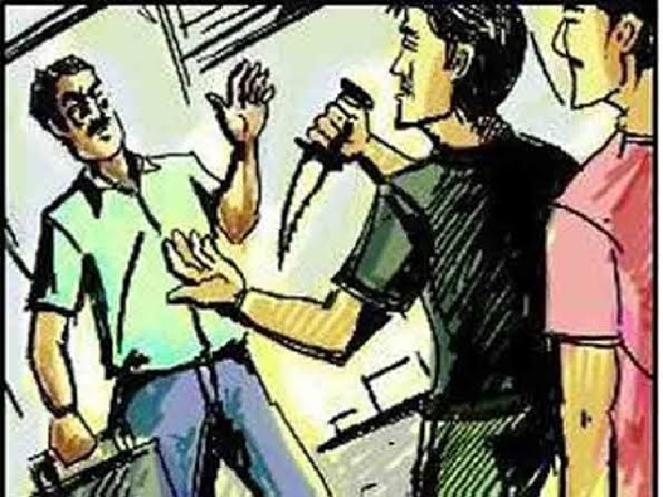 दूरसंचार चालक और हेल्पर के गले पर अड़ा दिया चाकू और जान से मारने की धमकी।  - दैनिक भास्कर