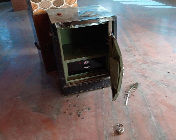 Theft at temple in Rajasthan's Pali | पाली में मंदिर में चोरी: दानदात्र से  रुपए और चांदी के छत्र चोरी कर ले गए चोर - Pali (Marwar) News | Dainik  Bhaskar